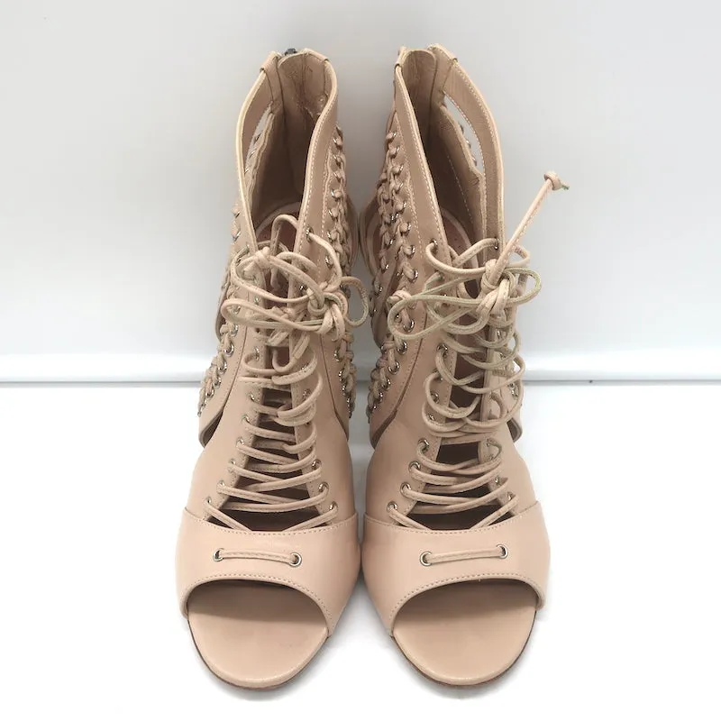 Bottines Alaia à lacets avec découpes en cuir nude taille 38.5 à bout ouvert