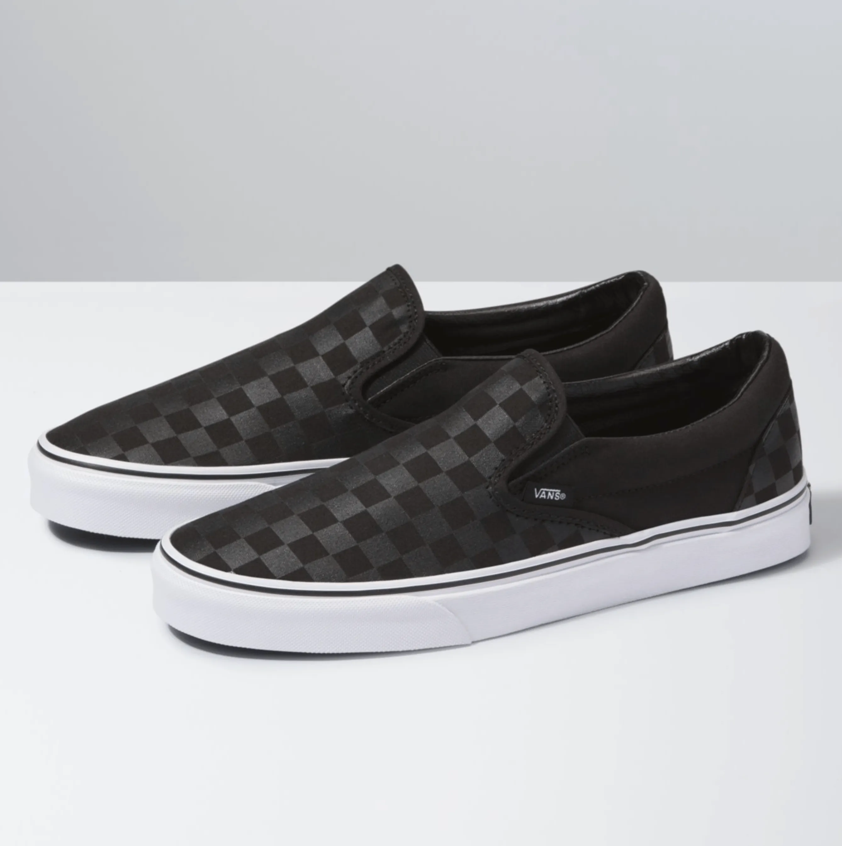 Chaussure à enfiler à motif damier