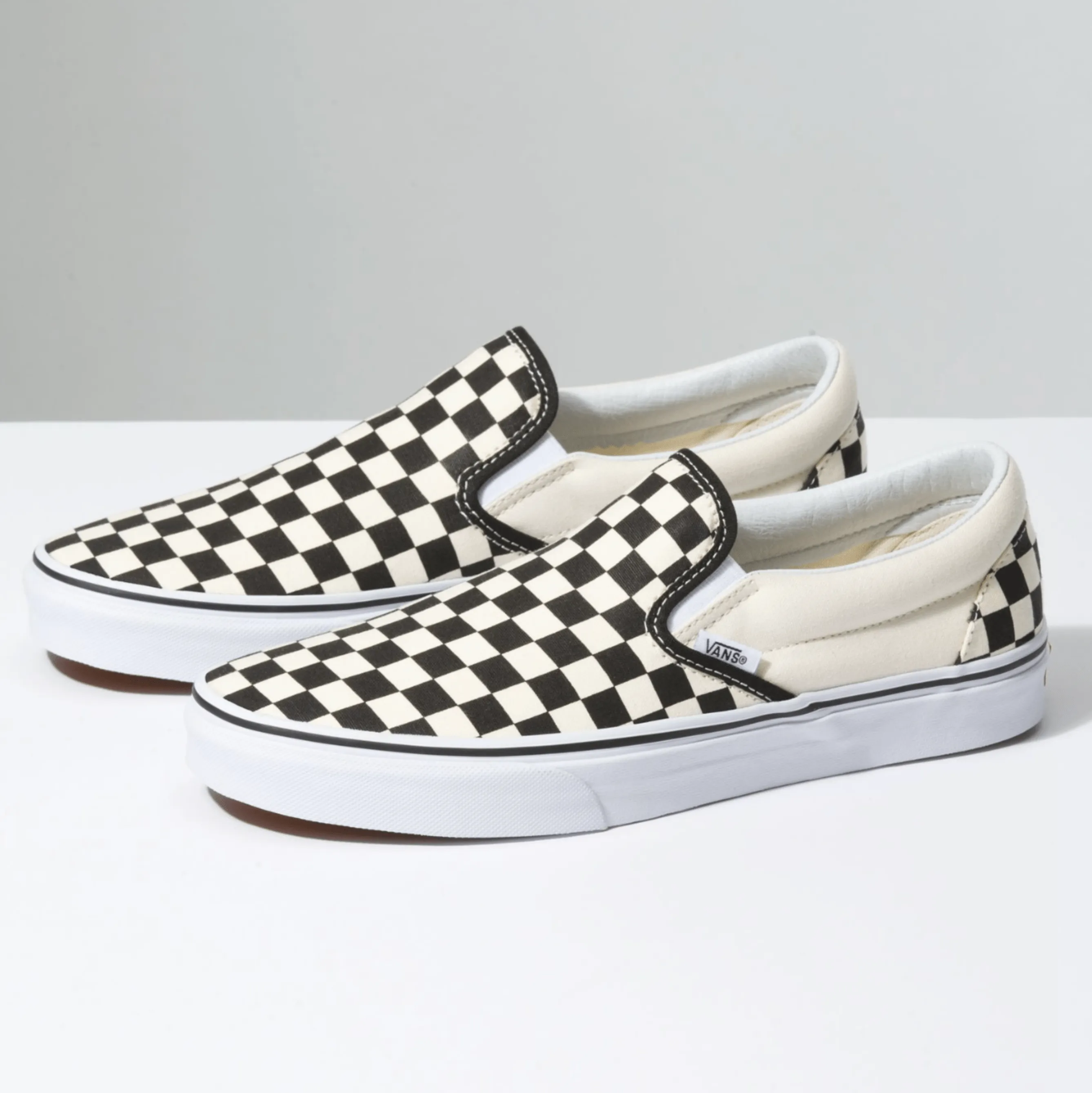 Chaussure à enfiler à motif damier