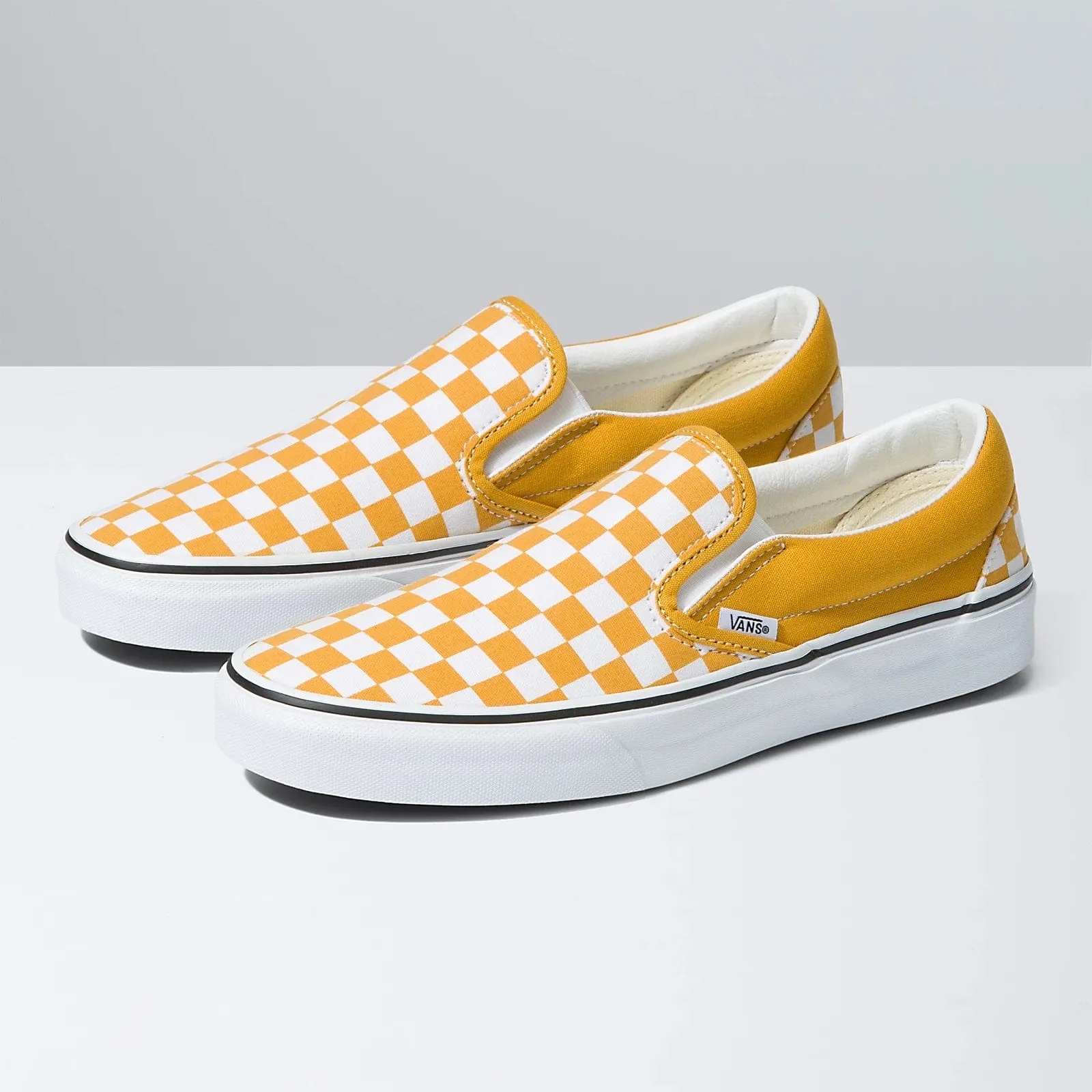 Chaussure à enfiler à motif damier