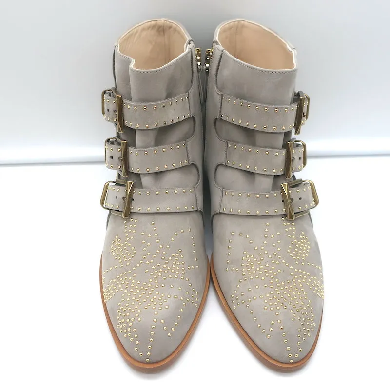 Bottes chelsea Chloe Susanna à clous gris cendre en daim taille 36 avec boucle NEUVES