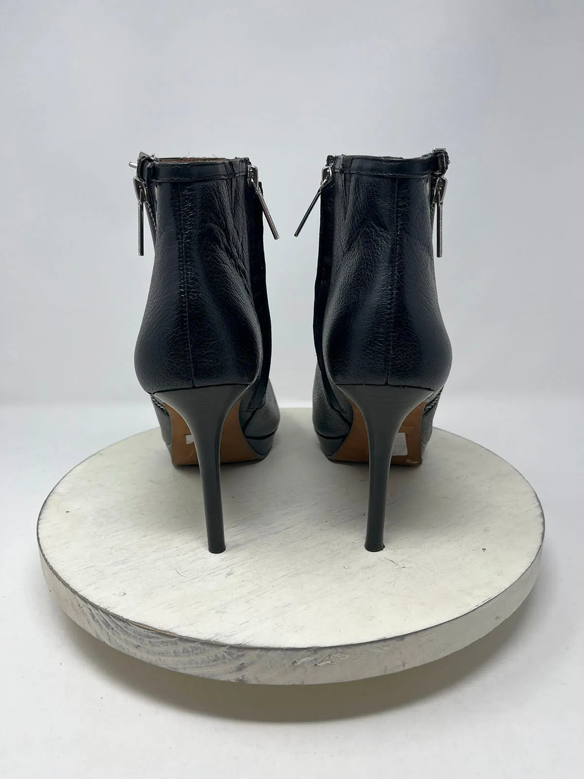 Bottines Donald J Pliner Taille 9.5 en Cuir Noir Granuleux