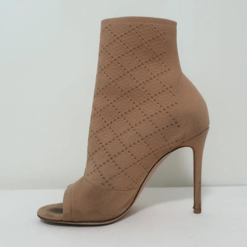 Bottines Gianvito Rossi en maille extensible beige taille 38 à bout ouvert et talon haut