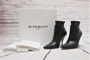 Bottes cheville Givenchy Infinity en cuir noir à motifs superposés pointure 37 à bout pointu