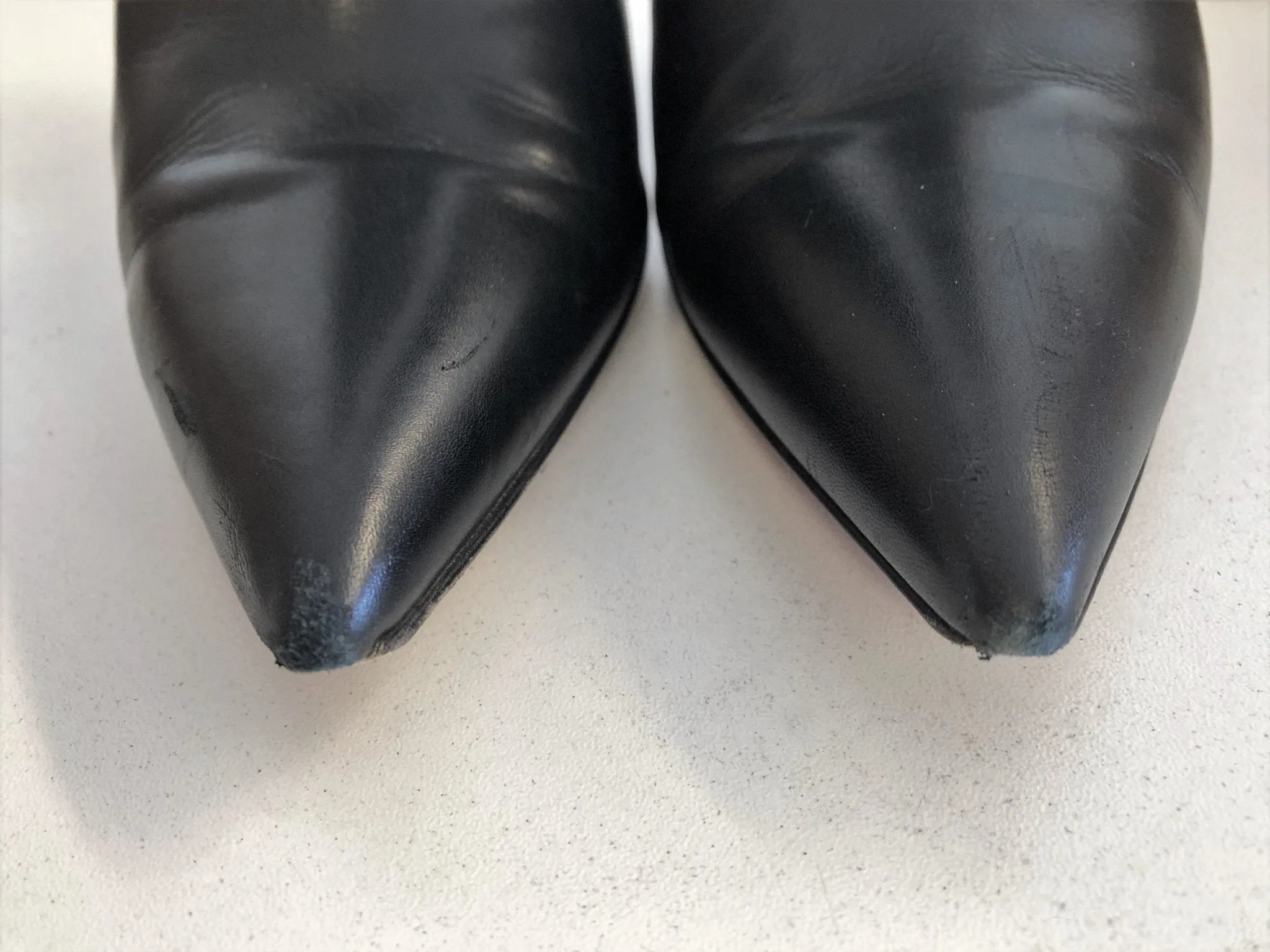 Bottes cheville Givenchy Infinity en cuir noir à motifs superposés pointure 37 à bout pointu