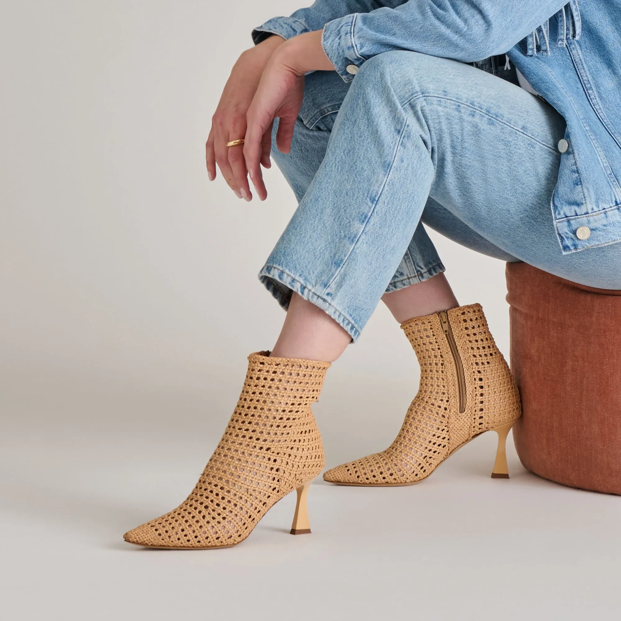 BOTTINES LONNI TISSÉES EN CUIR BEIGE CLAIR