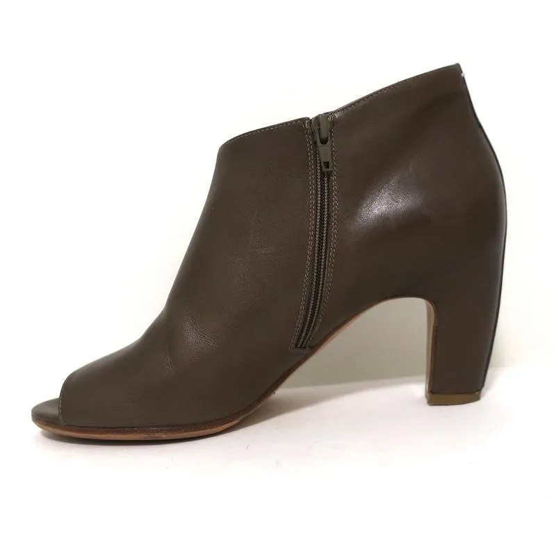 Bottines Maison Margiela à bout ouvert en cuir marron taille 39 avec talon courbé