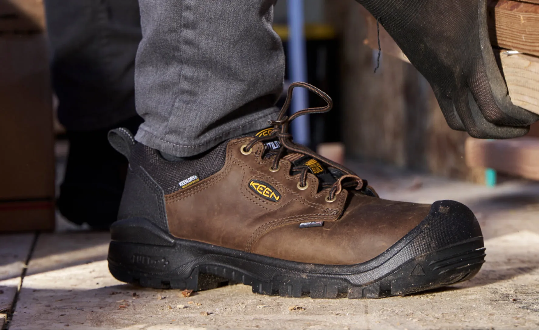 Chaussure Oxford Imperméable pour Homme avec Embout en Carbone | Terre Foncée/Noir