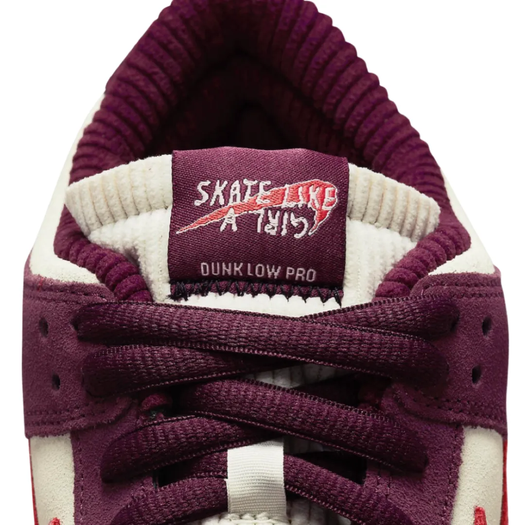 Nike SB Dunk Low QS Skate Comme une Fille Betterave Rouge Foncé Rouge Carmin Clair Nike Dunk