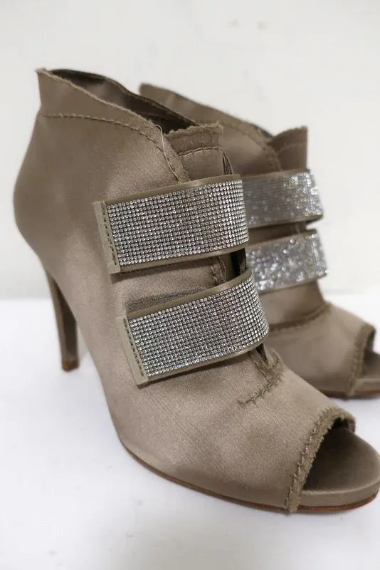 Bottines Pedro Garcia en satin beige avec incrustations de cristal, taille 38, bout ouvert, chevillère