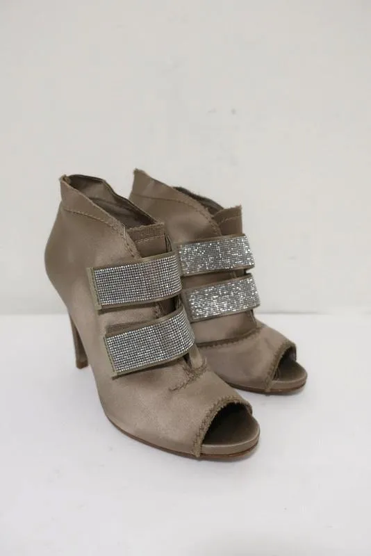 Bottines Pedro Garcia en satin beige avec incrustations de cristal, taille 38, bout ouvert, chevillère