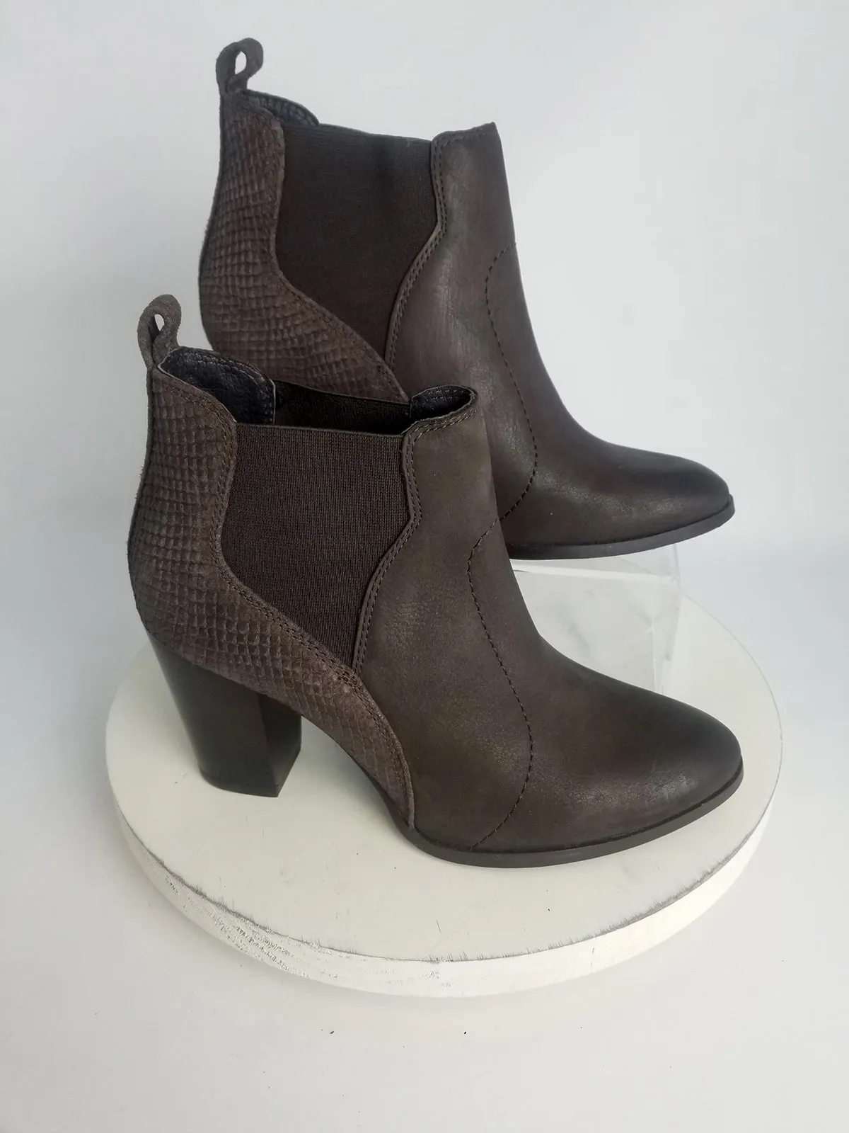 Bottes texturées marron taille 8.5 Seychelles NWOB